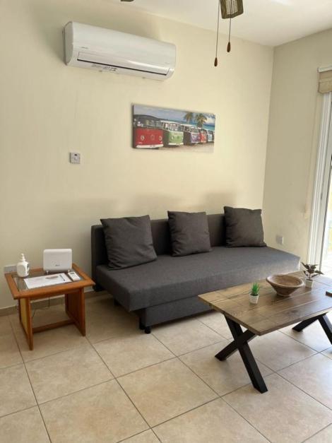 The Holiday Flat, Gateway To Desired Experiences Peyia Exterior foto