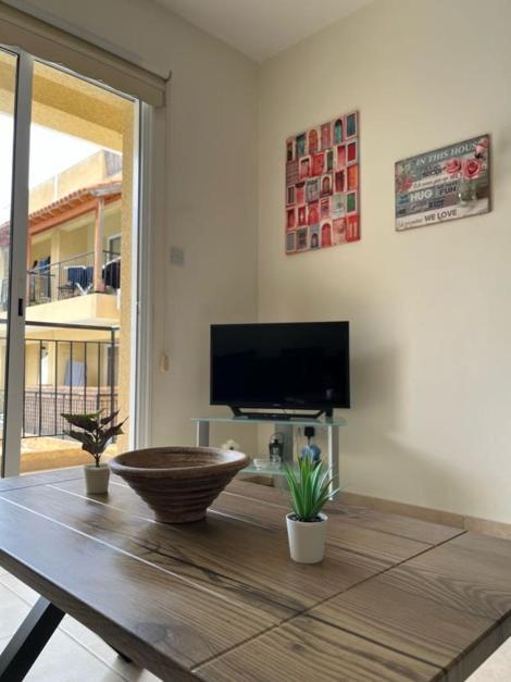 The Holiday Flat, Gateway To Desired Experiences Peyia Exterior foto